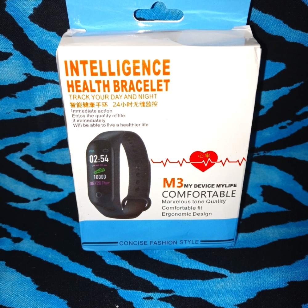 Intelligent Health bracelet track health Facebook call and more